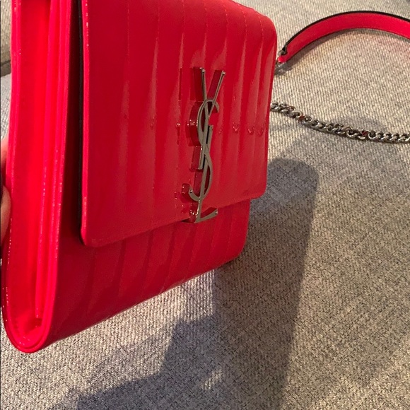 saint laurent neon bolsa